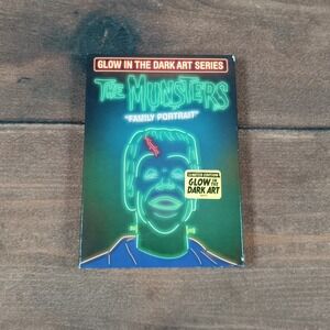 The‎ Munsters Family Portrait DVD Glow In The Dark Art Series Limited Edition